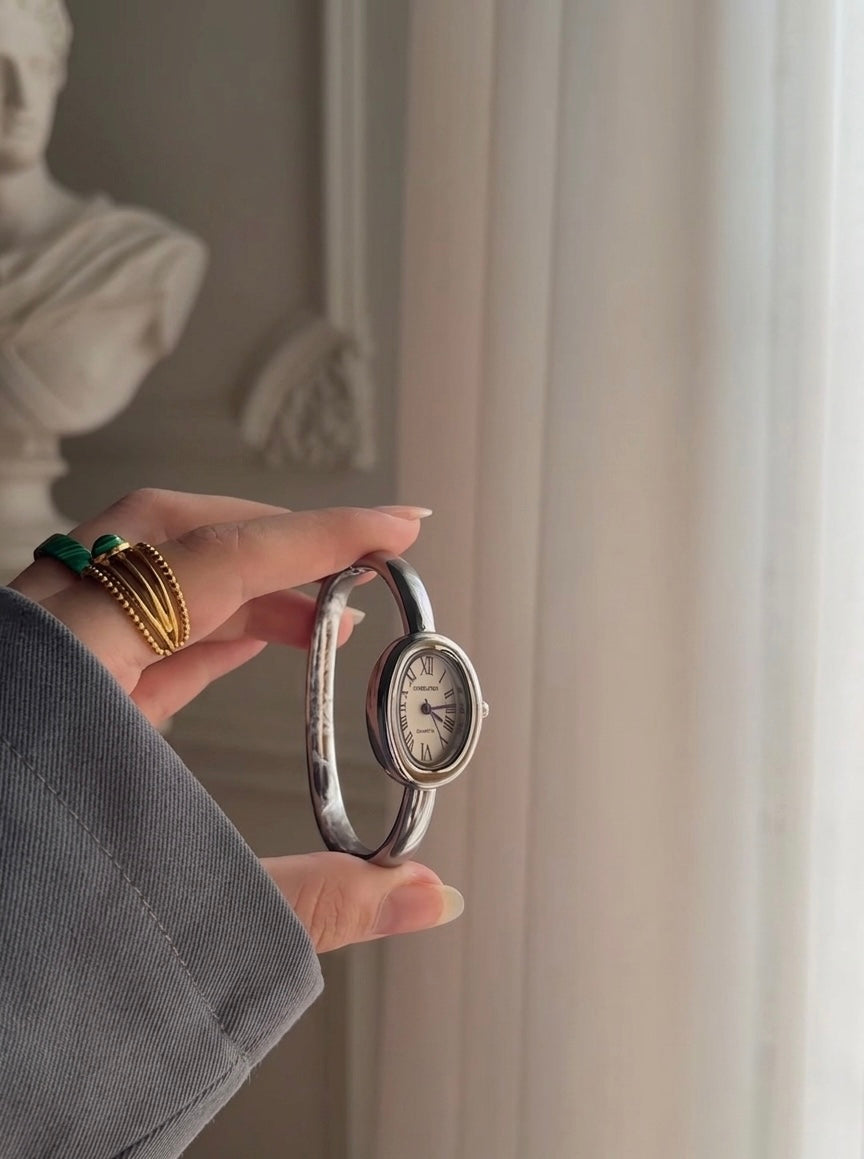 Aera watch