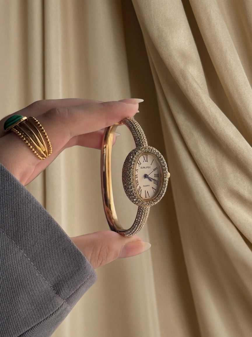 Aera watch
