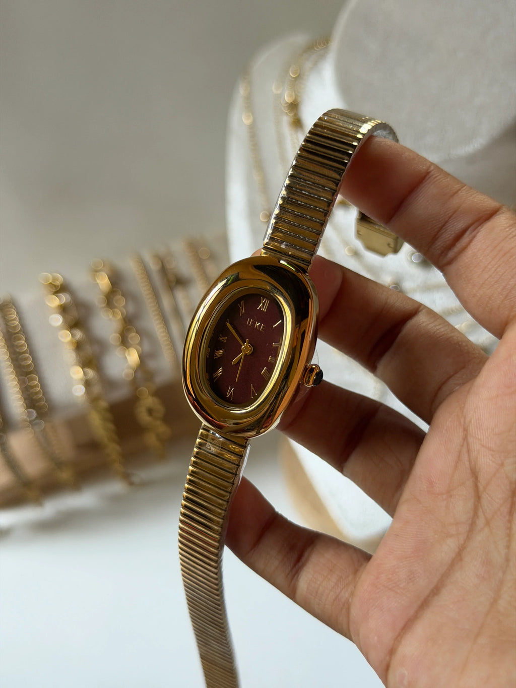 Aurel cherry Luxe vintage watch